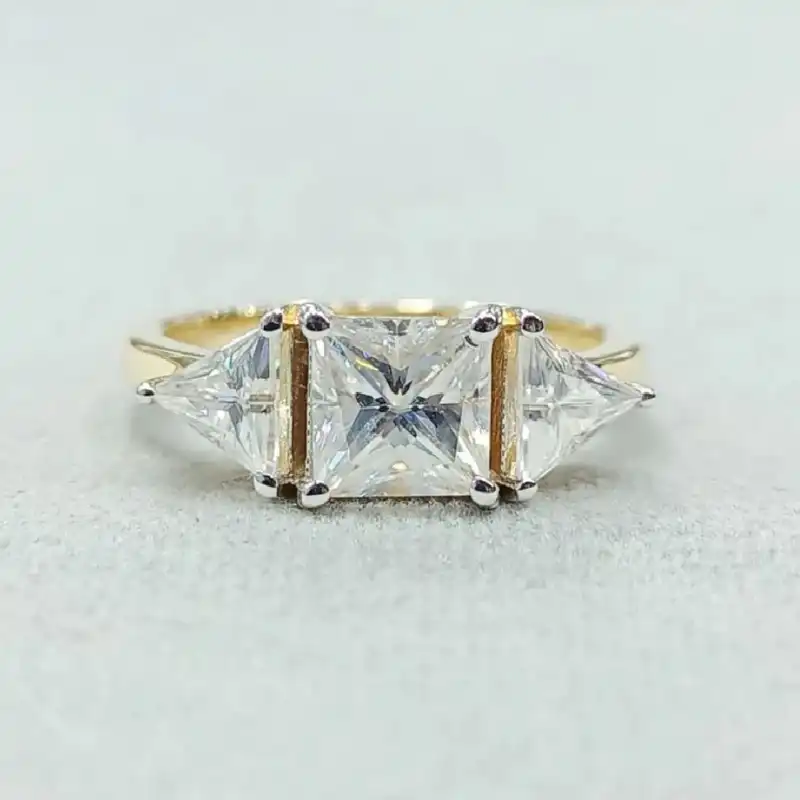 /public/photos/live/300 (1).webp